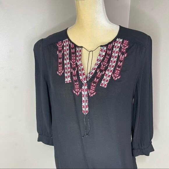 Forever 21 Women Black Top Size Small Boho Embroidered Tie Neck - Picture 8 of 11